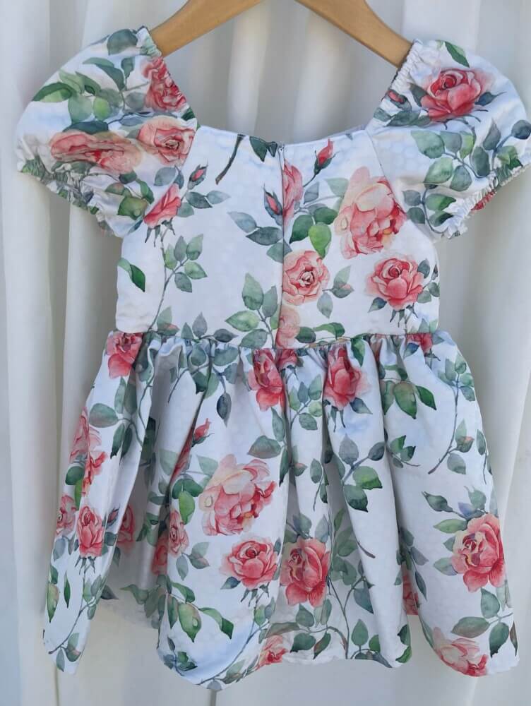 Φόρεμα με τριαντάφυλλα