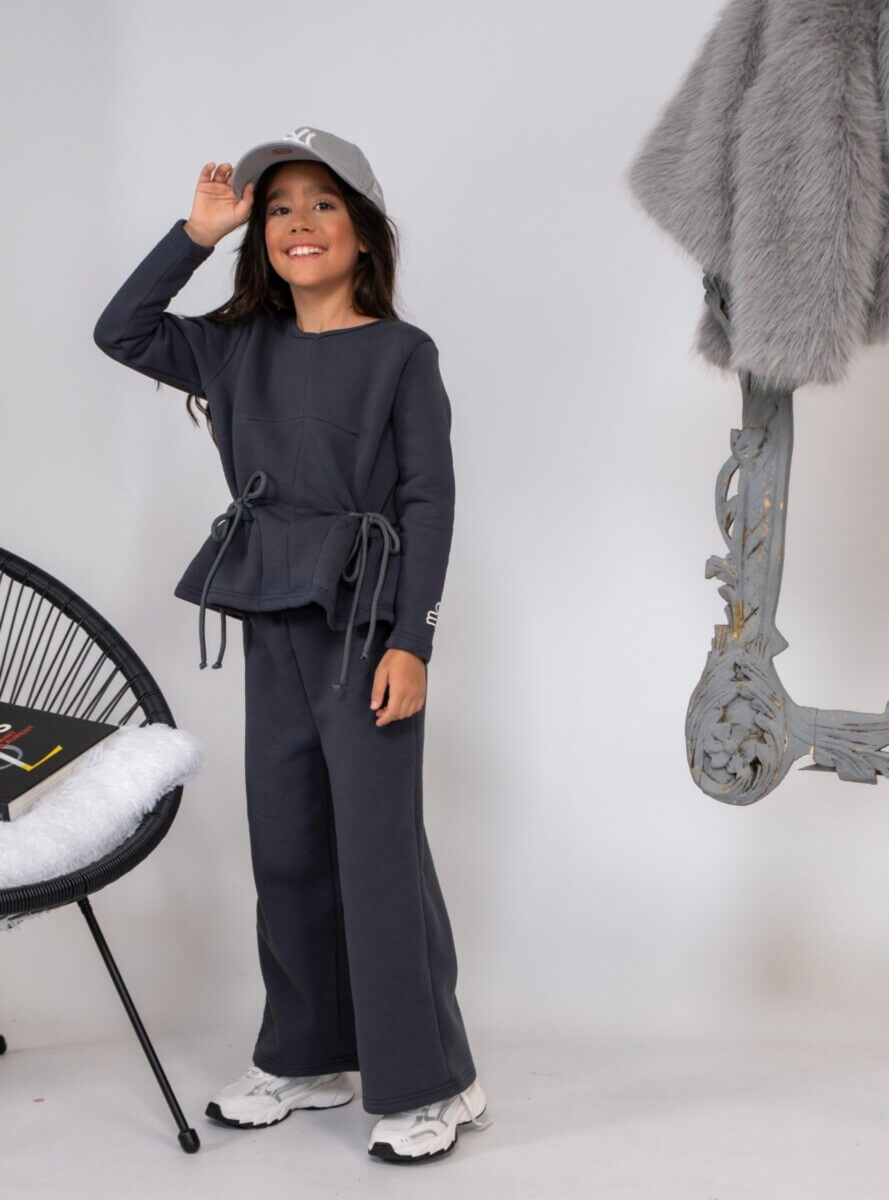 Σετ φούτερ 2 τεμαχίων μακρυμάνικο τυπου κορσέ με μέση που δένει και παντελονα.minimo.bych