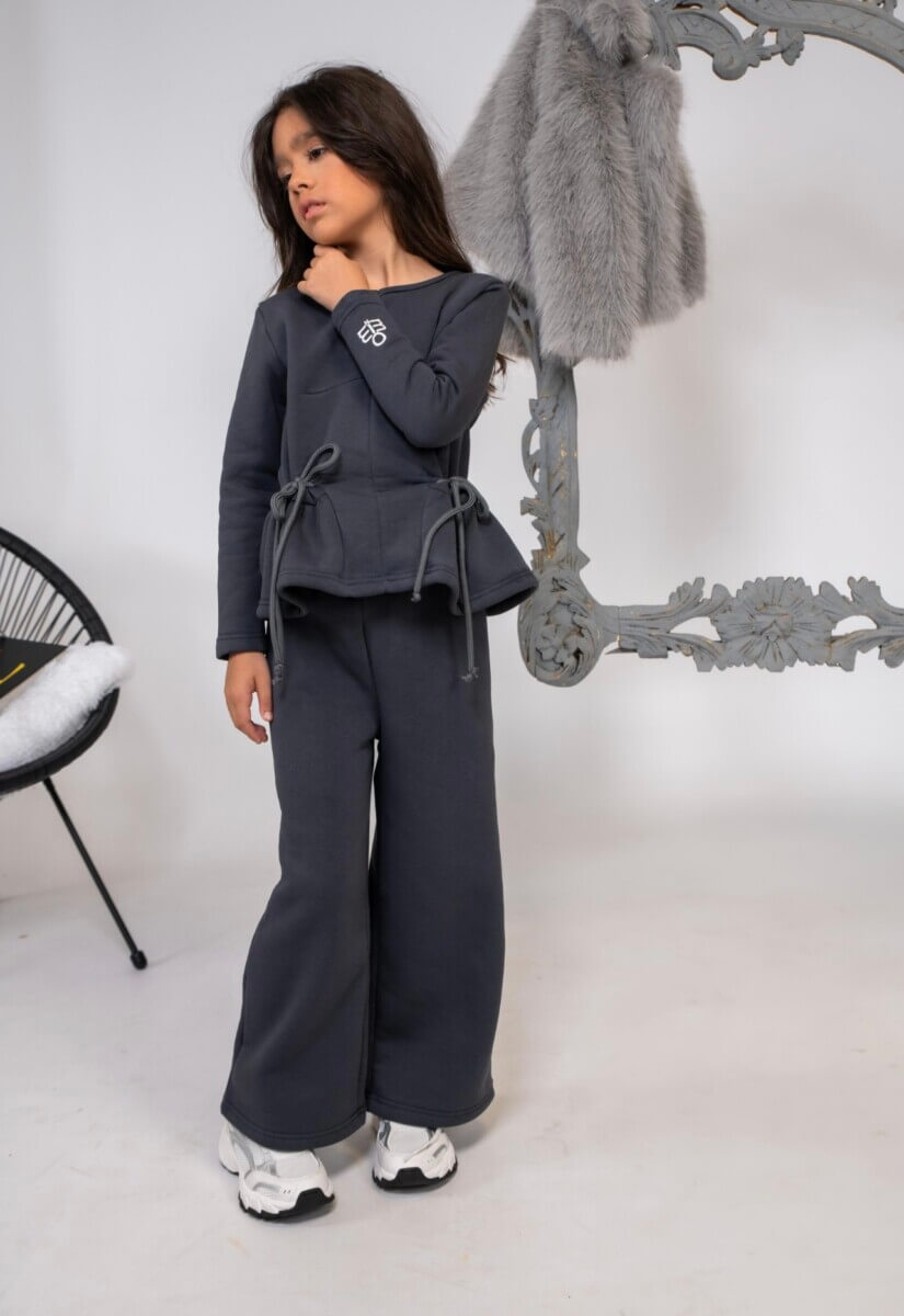 Σετ φούτερ 2 τεμαχίων μακρυμάνικο τυπου κορσέ με μέση που δένει και παντελονα.minimo.bych