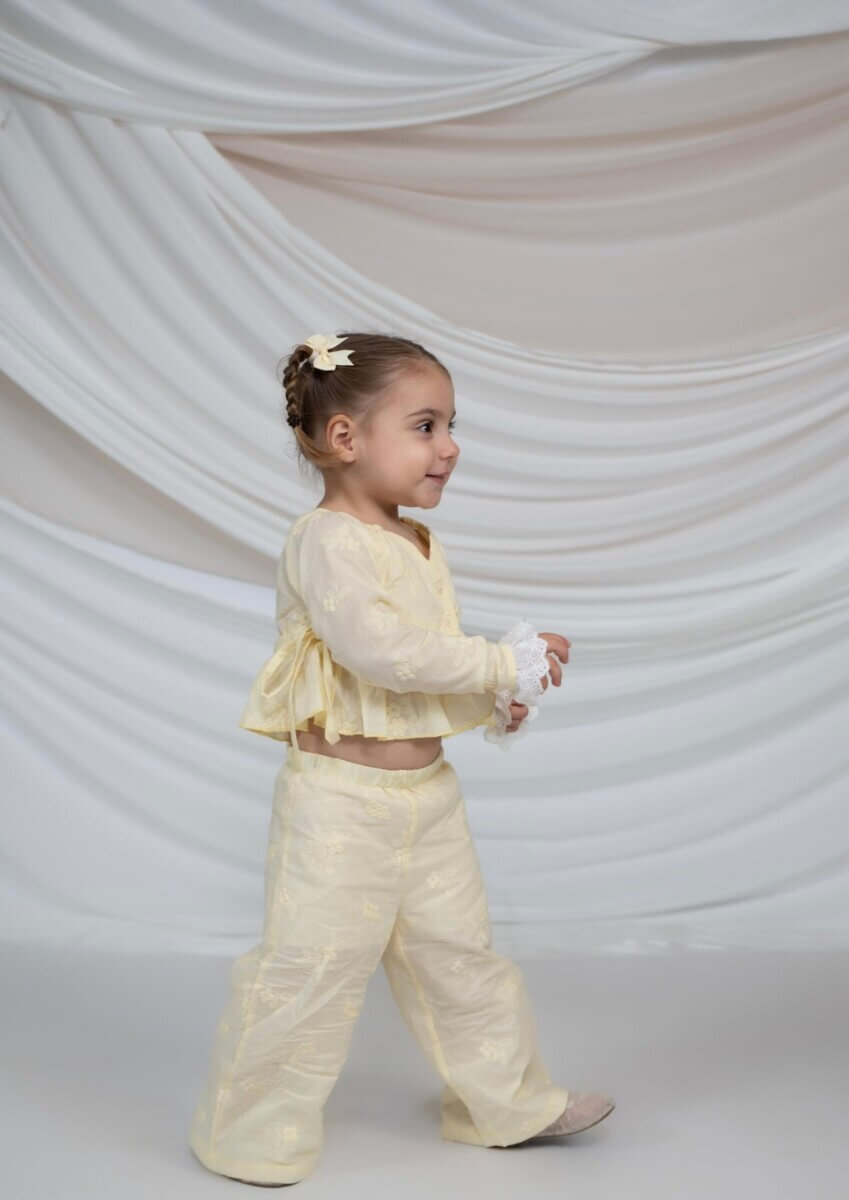 ΣΕΤ 2 ΤΜΧ BRODERIE: ΠΟΥΚΑΜΙΣΟ ΜΕ ΒΟΛΑΝ ΛΕΠΤΟΜΕΡΕΙΕΣ & ΠΑΝΤΕΛΟΝΙ